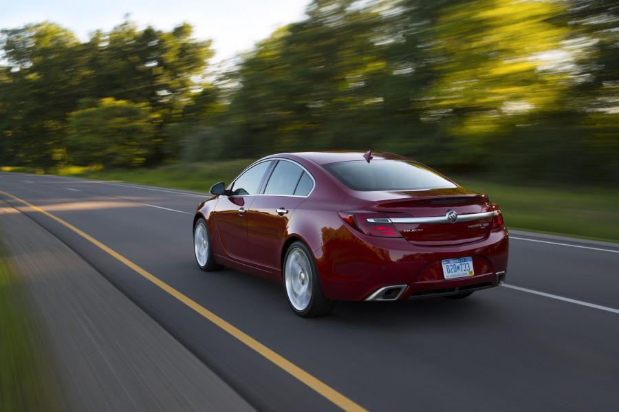  Buick Regal GS 2014 года  (фото 10 из 14)